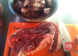 Illustration of how to make tomato beef brisket 1