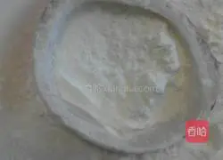 Illustration of how to make fried onion rings 3