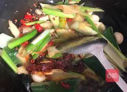 Thirteen-flavor spicy crayfish recipe illustration 5