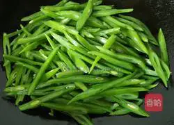 Stir-fried shredded pork with sword beans Illustration of how to do it 6