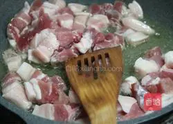 Illustration of how to make braised radish in soy sauce 4