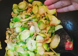 Illustration of how to make stir-fried vegetables in a private kitchen 9