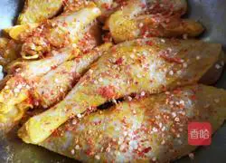 Illustration of how to make salt-baked chicken wings 6