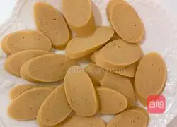 Illustration of how to make sausage and scrambled eggs 4