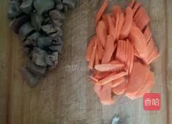 Fried chicken livers with carrots Illustration of how to do it 3