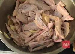 Illustration of how to make dry pot chicken wings 1