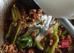 Illustration of how to make tiger skin green pepper for super rice 13