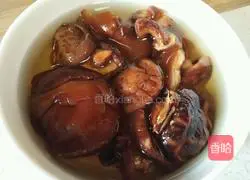 Illustration of making sauce-flavored pig's feet 2