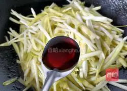 Illustration of how to make stir-fried shrimp with chives 10