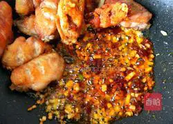 Illustration of how to make spicy and crispy chicken wings 10