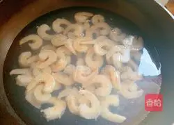 Illustration of how to make stir-fried shrimp 3