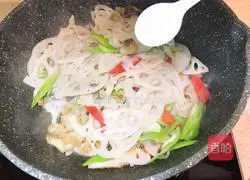 Illustration of how to make fat fried lotus root 10