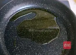 Illustration of how to make fried meat with potatoes and onions 13