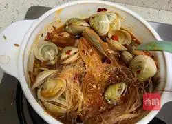 Illustration of how to make flower nail powder 7