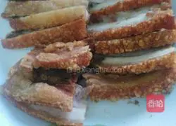 Illustration of how to make crispy pork belly 8