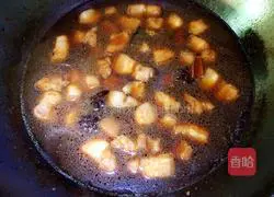 Illustration of braised pork with quail eggs 7