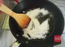 Illustration of how to make shredded potatoes 4