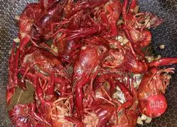 Illustration of how to make garlic crayfish 8