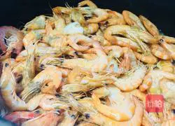 Illustration of how to make braised zucchini with fresh shrimps 6