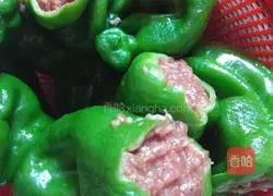 Illustration of how to make pork stuffed with peppers 3