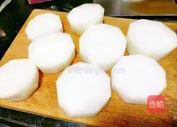 Illustration of how to welcome the new year with jade lamp 3