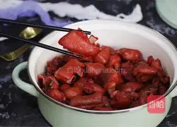 Illustration of braised pig trotters with red fermented rice 14