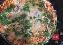 Illustration of making rice noodles 11