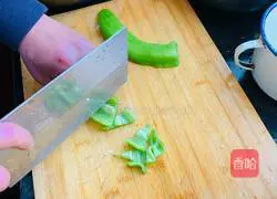 Illustration of how to make minced meat powder skin 6