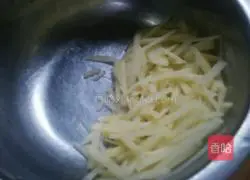 Illustration of how to make green pepper potatoes 3