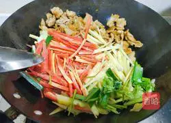 Illustration of how to make stir-fried pork with carrots, ginger and ginger 6