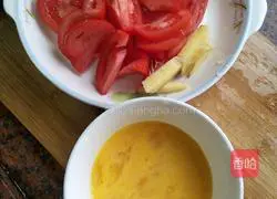 Illustration of how to make tomato scrambled eggs 1