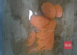 Shredded Pleurotus eryngii mushrooms Illustration of how to make fried shredded pork 3