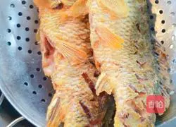 Illustration of how to make dry roasted fish 5