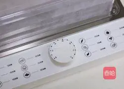 Illustration of how to steam chicken legs with Cordyceps flowers 7