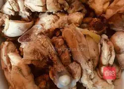 Illustration of home-style stewed chicken nuggets 4