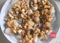 Illustration of how to make garlic vermicelli scallops 8