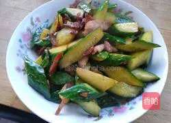 Illustration of how to make yellow flower fried pork 4