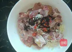 Illustration of how to make steamed pumpkin ribs 2