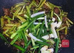 Illustration of how to stir-fry pork liver with parsley 9