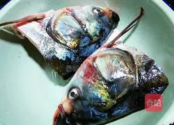 Chopped peppers with double spells Illustration of how to make fish head 1