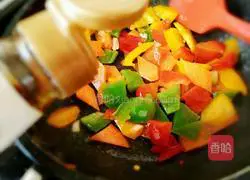 Illustration of how to make fried ham with colored pepper 3