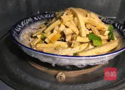 Illustration of how to make spicy dried tofu 8