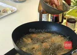 Illustration of how to make spicy shrimp 8