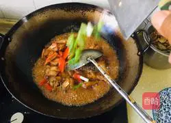 Illustration of braised chicken wing roots 11