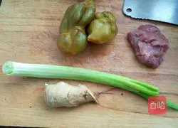 Illustration of how to make spicy mustard stir-fried shredded pork 1