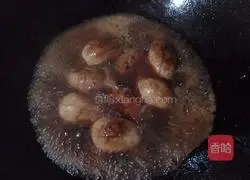 Illustration of how to make hillbilly braised eggs 6