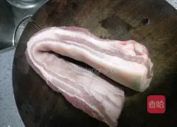 Illustration of how to cook pork belly with soybean paste 1