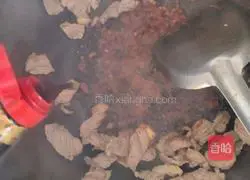 Illustration of how to make spicy fried lotus root slices 11