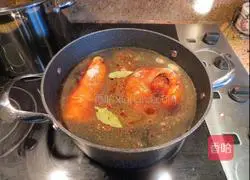 Illustration of how to make melt-in-your-mouth braised pork knuckle 4