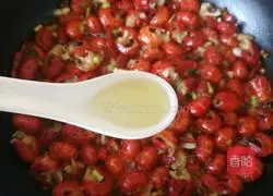 Illustration of how to make spicy crayfish tail 9